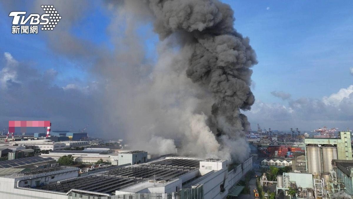 逸云天便攜式四合一氣體檢測(cè)儀MS400-S：守護(hù)工業(yè)安全，防范電池工廠爆炸悲劇